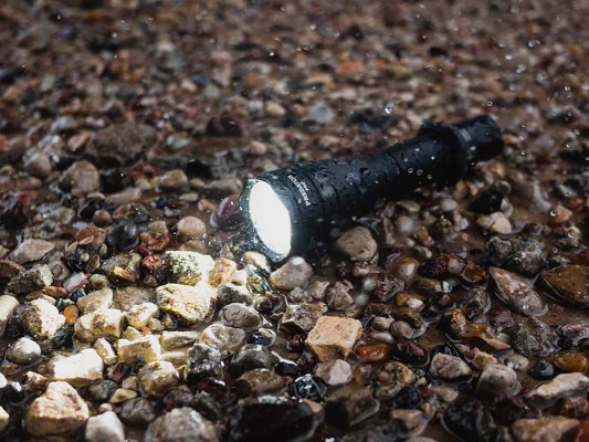 Фонарь Armytek Predator Pro Magnet USB XHP35 HI свет тёплый